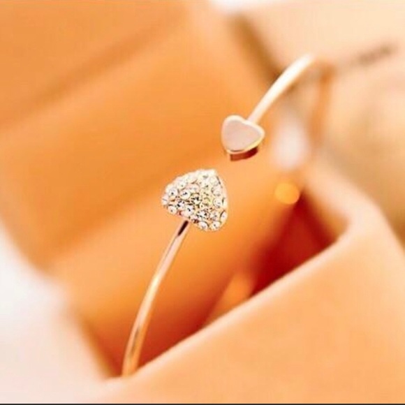 Gold heart rhinestone bangle bracelet - Picture 2 of 3